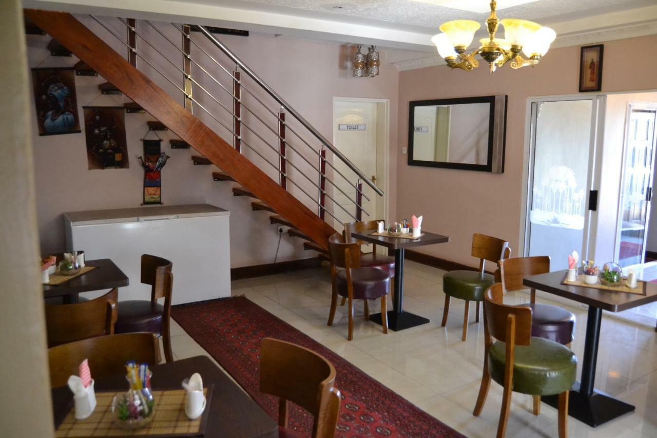 Triple Palms Bed And Breakfast Gaborone Exterior foto