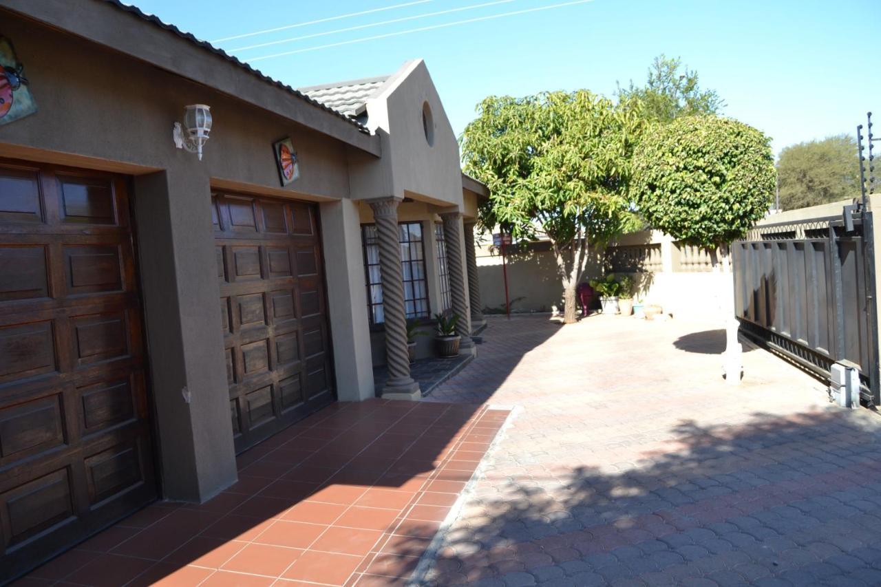 Triple Palms Bed And Breakfast Gaborone Exterior foto
